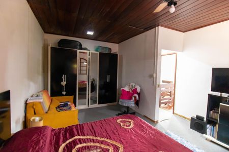 Casa à venda com 290m², 4 quartos e 2 vagasSuíte 1