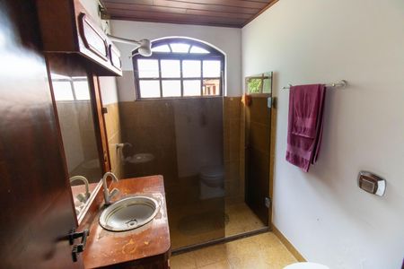 Casa à venda com 290m², 4 quartos e 2 vagasBanheiro da Suíte 4