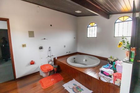 Casa à venda com 290m², 4 quartos e 2 vagasBanheiro da Suíte 1