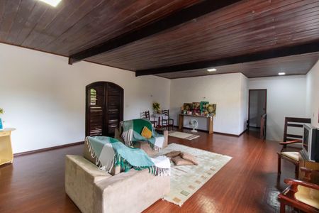 Casa à venda com 290m², 4 quartos e 2 vagasSala 2