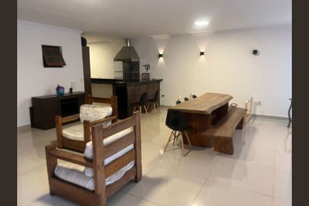 Casa à venda com 3 quartos, 272m² em Vila Carrão, São Paulo