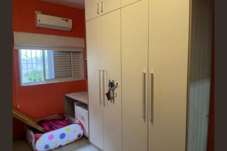 Casa à venda com 3 quartos, 272m² em Vila Carrão, São Paulo