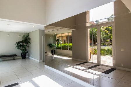 Apartamento à venda com 82m², 2 quartos e 2 vagasHall social