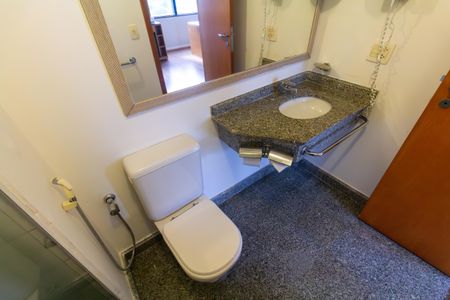 Studio para alugar com 29m², 1 quarto e 1 vaga Studio para alugar com 29m², 1 quarto e 1 vagaBanheiro