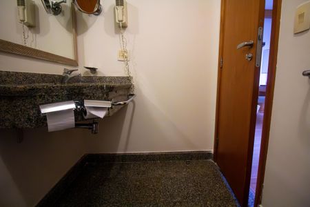 Studio para alugar com 29m², 1 quarto e 1 vaga Studio para alugar com 29m², 1 quarto e 1 vagaBanheiro