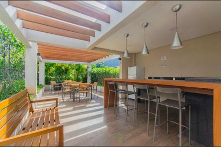 Apartamento para alugar com 72m², 2 quartos e 2 vagasÁrea comum - Churrasqueira