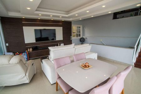 Casa à venda com 4 quartos, 352m² em Piratininga, Niterói