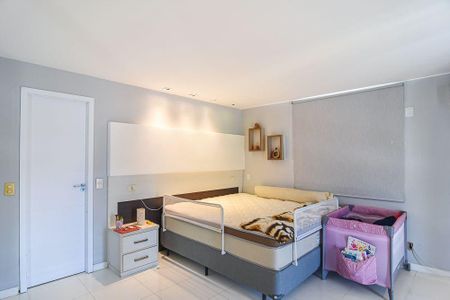 Casa à venda com 4 quartos, 352m² em Piratininga, Niterói