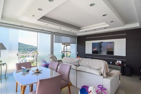 Casa à venda com 4 quartos, 352m² em Piratininga, Niterói