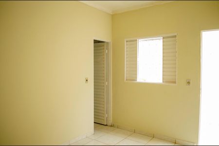 Sala de apartamento para alugar com 2 quartos, 65m² em Setor Morada do Sol, Goiânia