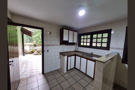 Casa à venda com 3 quartos, 131m² em Itaipu, Niterói