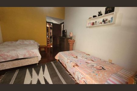 Casa à venda com 4 quartos, 250m² em Itaipu, Niterói