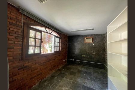 Casa à venda com 4 quartos, 320m² em Piratininga, Niterói