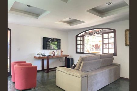 Casa à venda com 4 quartos, 320m² em Piratininga, Niterói