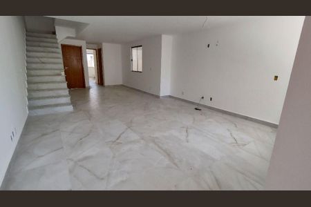 Casa à venda com 4 quartos, 150m² em Itaipu, Niterói