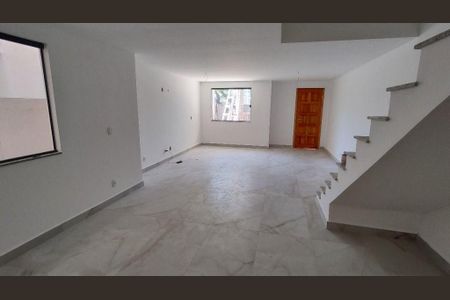 Casa à venda com 4 quartos, 150m² em Itaipu, Niterói