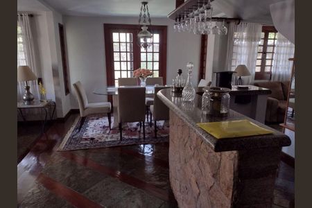 Casa à venda com 4 quartos, 442m² em Santo Antônio, Niterói