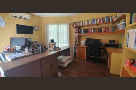 Casa à venda com 4 quartos, 350m² em Itaipu, Niterói