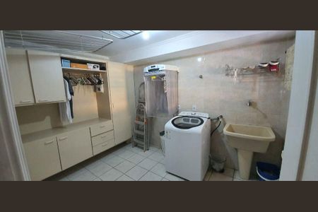 Casa à venda com 4 quartos, 350m² em Itaipu, Niterói