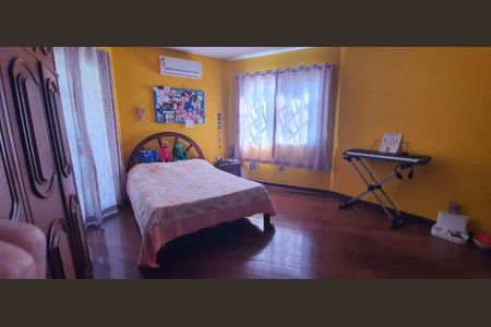 Casa à venda com 4 quartos, 350m² em Itaipu, Niterói