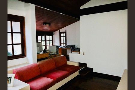 Casa à venda com 3 quartos, 249m² em Piratininga, Niterói