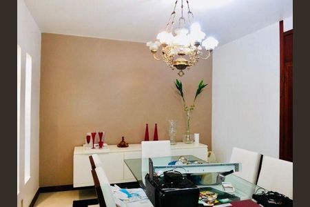 Casa à venda com 3 quartos, 249m² em Piratininga, Niterói