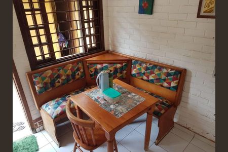 Casa à venda com 5 quartos, 294m² em Piratininga, Niterói