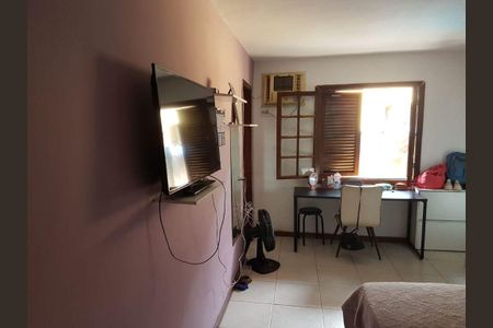 Casa à venda com 5 quartos, 294m² em Piratininga, Niterói