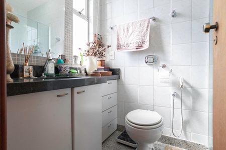 Apartamento à venda com 74m², 3 quartos e 2 vagas Apartamento à venda com 74m², 3 quartos e 2 vagasBanheiro da suíte