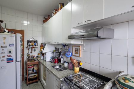 Apartamento à venda com 74m², 3 quartos e 2 vagas Apartamento à venda com 74m², 3 quartos e 2 vagasCozinha e Área de Serviço