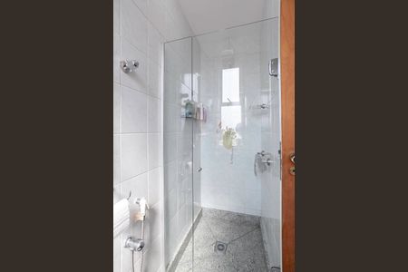 Apartamento à venda com 74m², 3 quartos e 2 vagas Apartamento à venda com 74m², 3 quartos e 2 vagasBanheiro da suíte