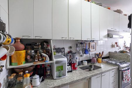 Apartamento à venda com 74m², 3 quartos e 2 vagas Apartamento à venda com 74m², 3 quartos e 2 vagasCozinha e Área de Serviço