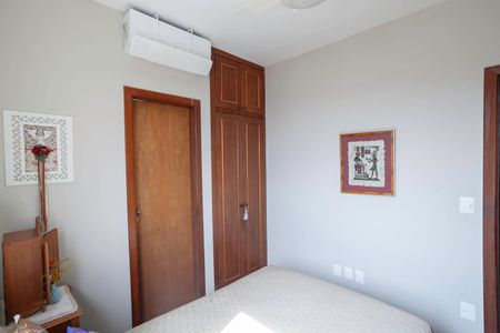 Apartamento à venda com 74m², 3 quartos e 2 vagas Apartamento à venda com 74m², 3 quartos e 2 vagasSuíte