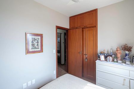 Apartamento à venda com 74m², 3 quartos e 2 vagas Apartamento à venda com 74m², 3 quartos e 2 vagasSuíte