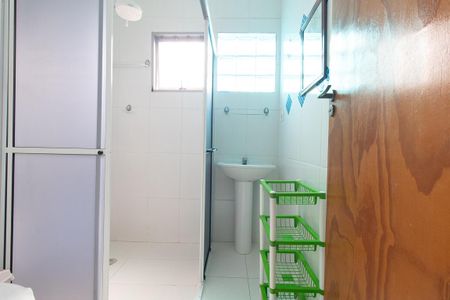 Banheiro Social de casa para alugar com 1 quarto, 30m² em Uberaba, Curitiba