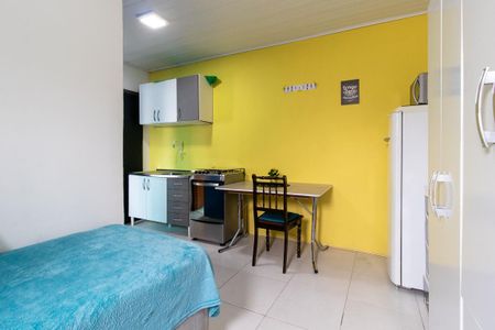 Studio de casa para alugar com 1 quarto, 30m² em Uberaba, Curitiba