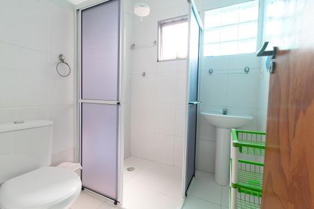 Banheiro Social de casa para alugar com 1 quarto, 30m² em Uberaba, Curitiba