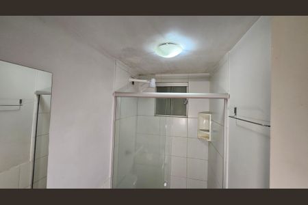 Banheiro Corredor de apartamento para alugar com 3 quartos, 68m² em Parque Oeste Industrial, Goiânia