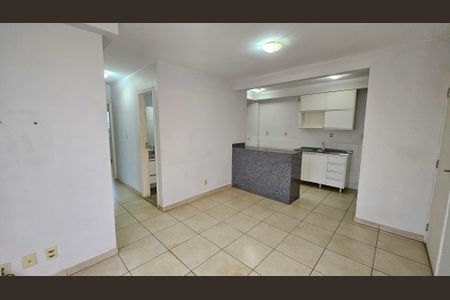 Sala de apartamento para alugar com 3 quartos, 68m² em Parque Oeste Industrial, Goiânia