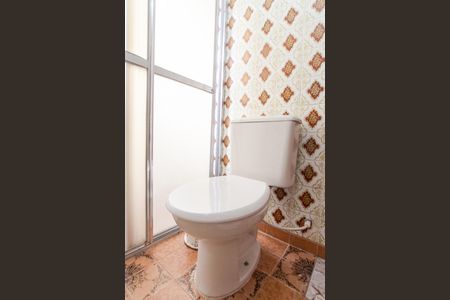 Casa à venda com 200m², 2 quartos e 1 vagaBanheiro