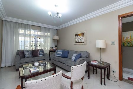 Sala de casa à venda com 4 quartos, 150m² em Vila Dom Pedro I, São Paulo