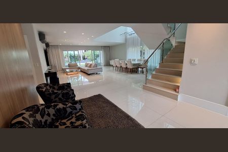 Casa à venda com 5 quartos, 552m² em Barra da Tijuca, Rio de Janeiro