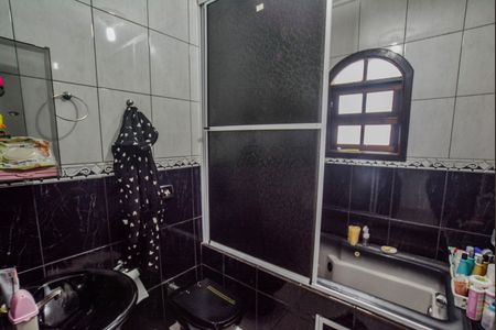 Casa para alugar com 300m², 3 quartos e 2 vagasBanheiro Corredor