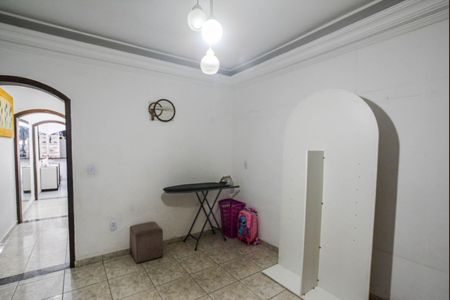 Casa para alugar com 300m², 3 quartos e 2 vagasSala