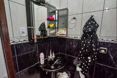 Casa para alugar com 300m², 3 quartos e 2 vagasBanheiro Corredor