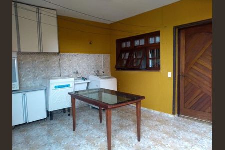 Casa à venda com 3 quartos, 204m² em Vila Assunção, Santo André