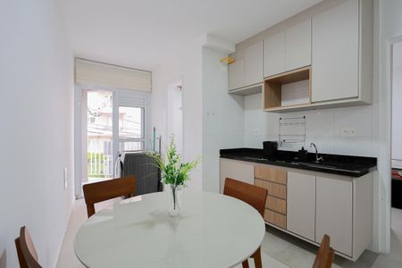 Apartamento para alugar com 48m², 2 quartos e 1 vaga Apartamento para alugar com 48m², 2 quartos e 1 vagaCozinha e área de serviço
