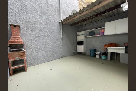 Casa à venda com 148m², 4 quartos e 2 vagas Casa à venda com 148m², 4 quartos e 2 vagasQuintal