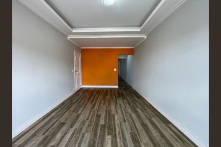 Casa à venda com 148m², 4 quartos e 2 vagas Casa à venda com 148m², 4 quartos e 2 vagasSala