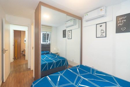 Quarto 1 de apartamento para alugar com 2 quartos, 52m² em Floresta, Porto Alegre